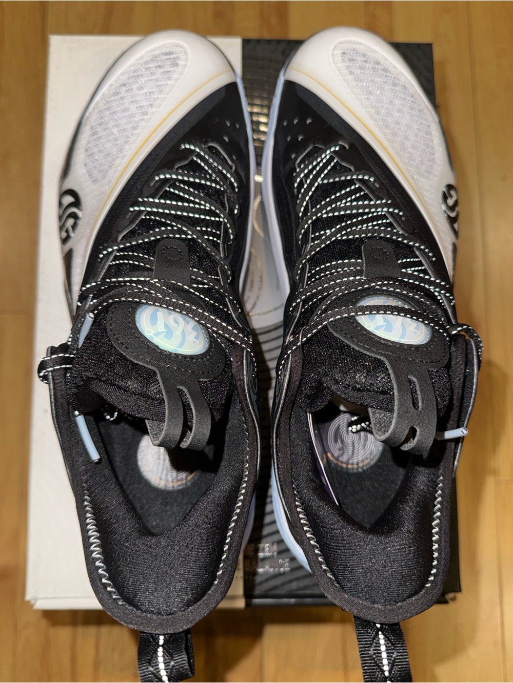 361 Degrees Men’s Zen VI Black/White/Blue Basketball Sneakers - Picture 4 of 12